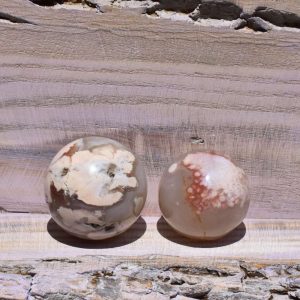 Kirschblüten Chalcedon Kugel – Aus deinem Herzen entsteht Neues